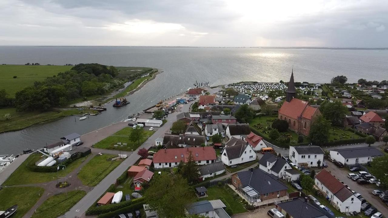 Ruegenferienhaus - Schaprode Hafen 外观 照片